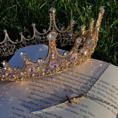 -🦋 𝕭𝖊𝖆𝖚𝖙𝖎𝖋𝖚𝖑 𝕼𝖚𝖊𝖊𝖓🦋